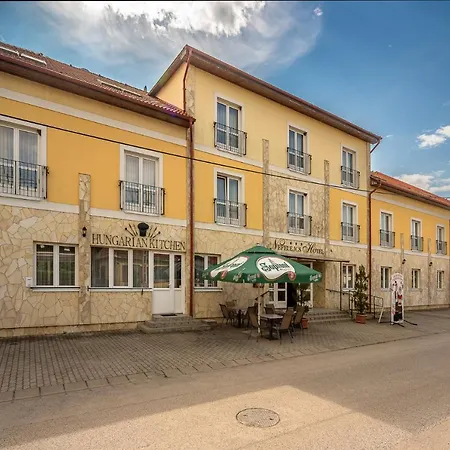 Nefelejcs Hotel Mezokovesd